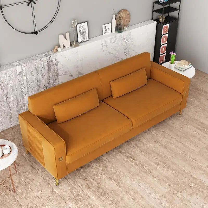 Canapé en velours de luxe avec accents dorés
