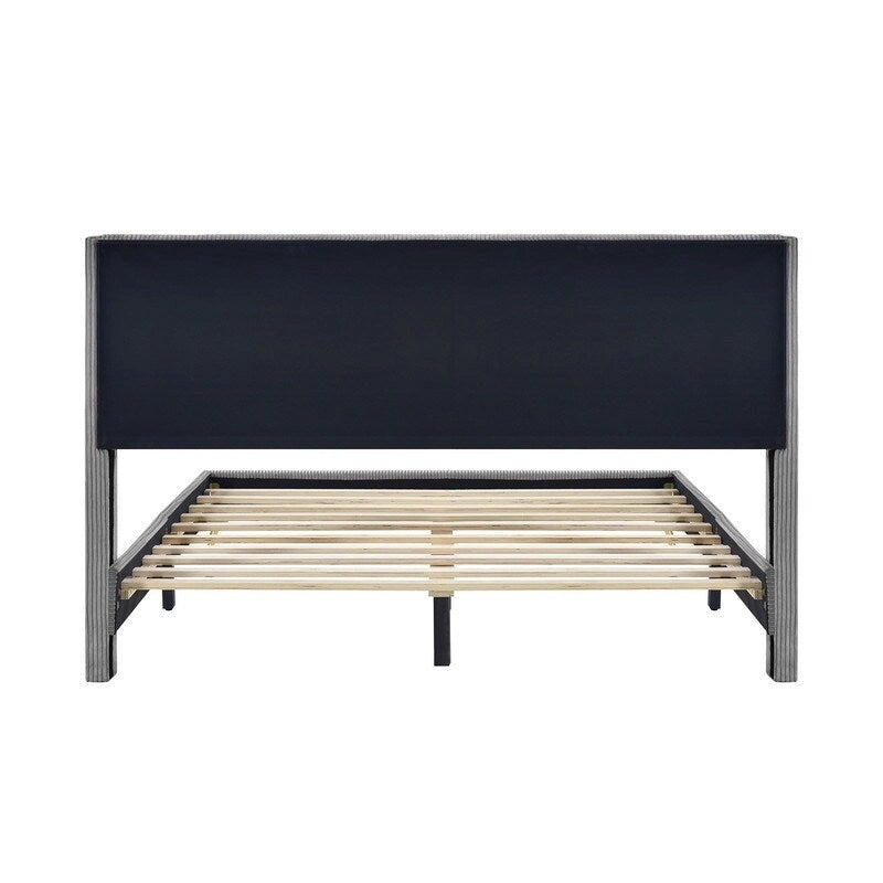 Lit plateforme élégant en bois tapissé avec tête de lit capitonnée
