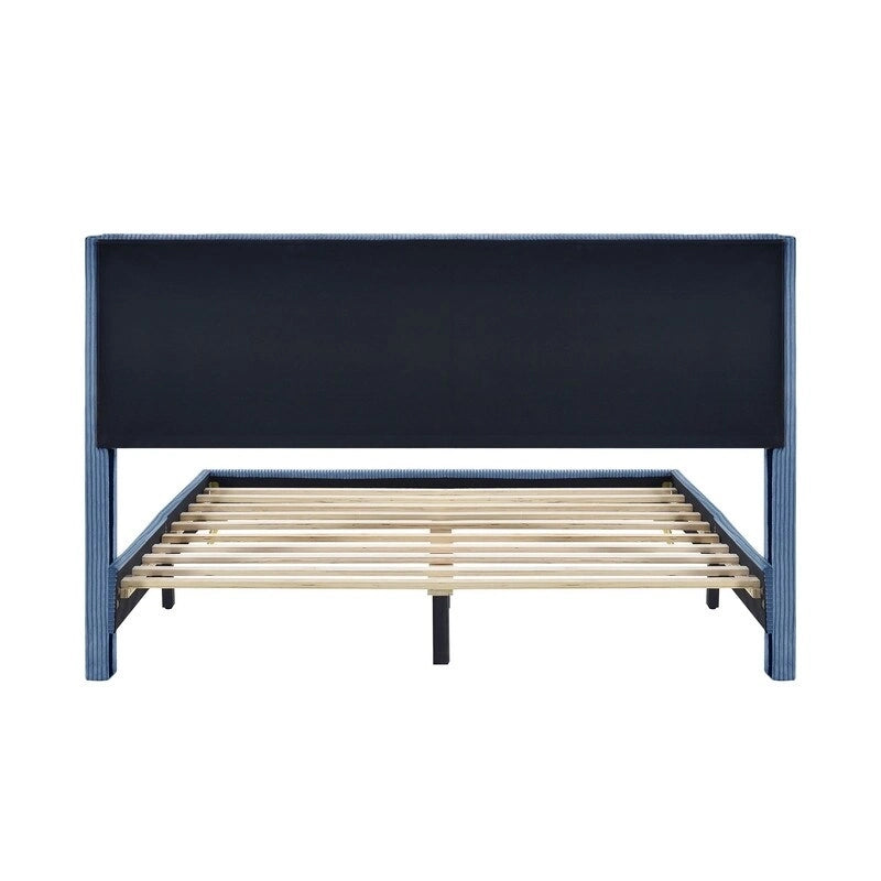 Lit plateforme élégant en bois tapissé avec tête de lit capitonnée